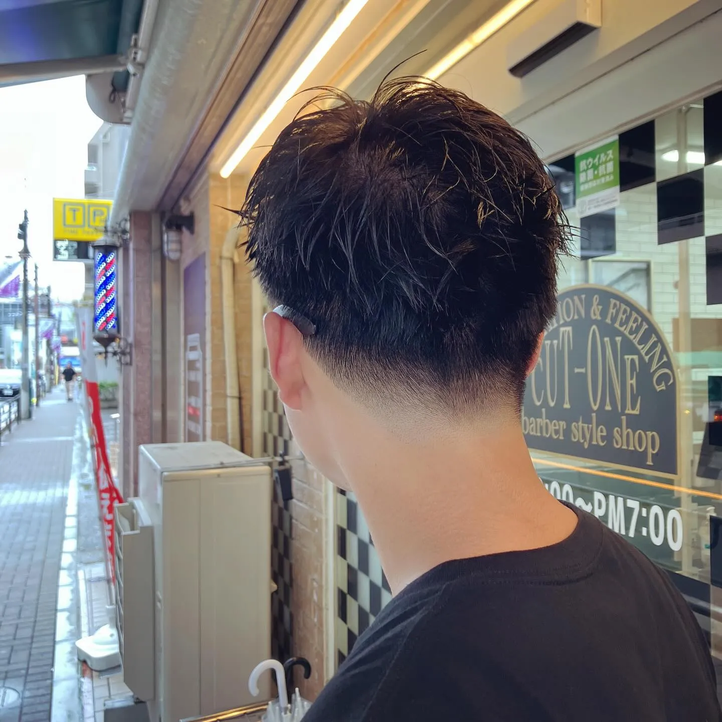 刈り上げは低めで上は動きがでる程の長さ