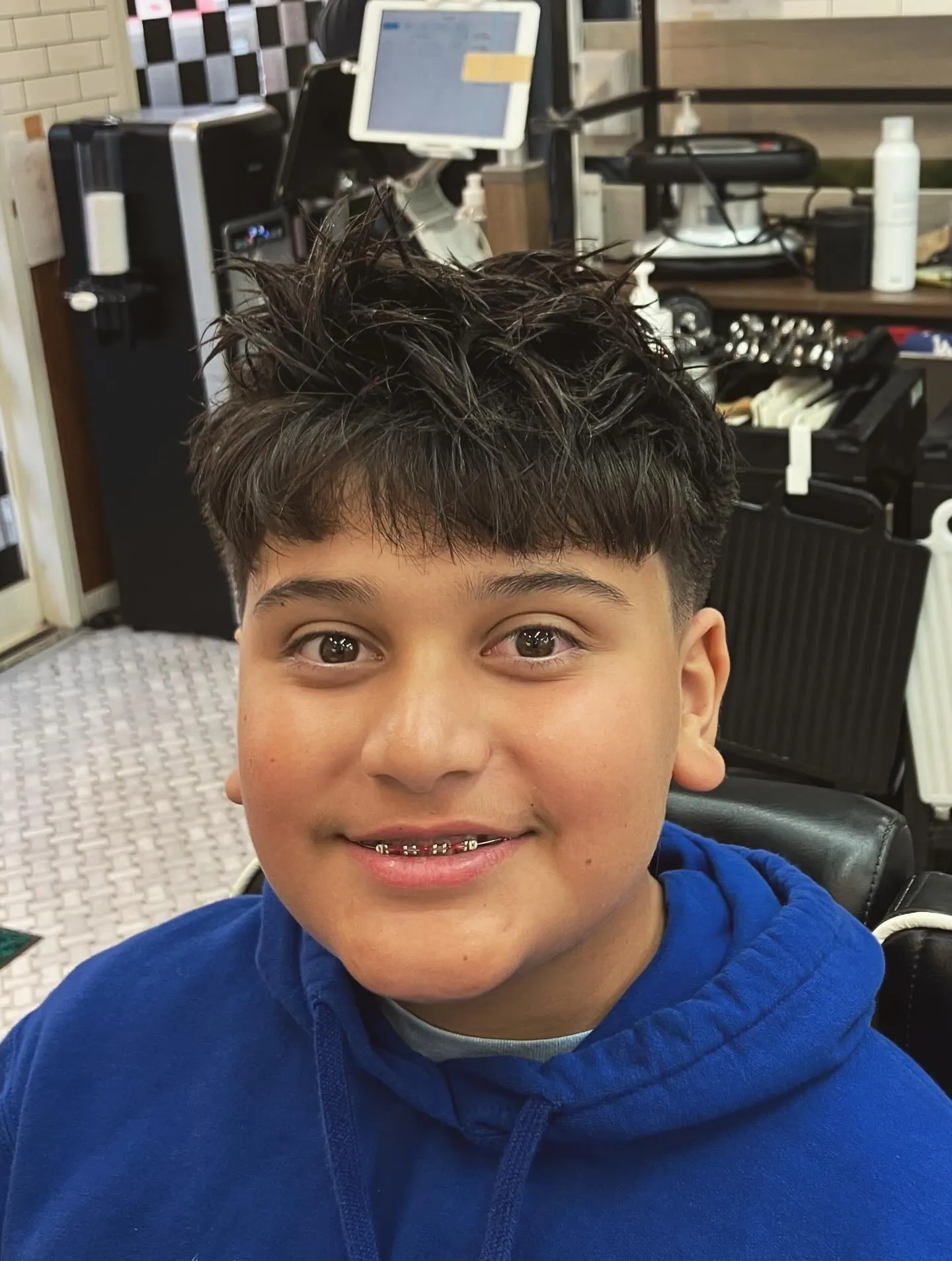 フェードカット¥3300〜